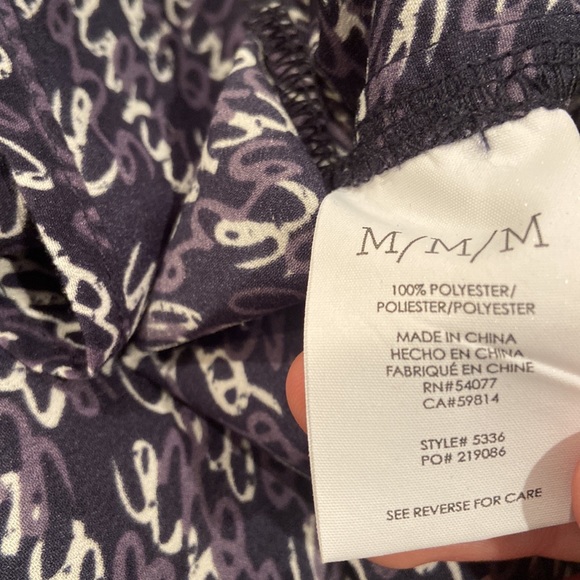 Cabi Te Amo Love Printed V Neck Shirt - Picture 4 of 4